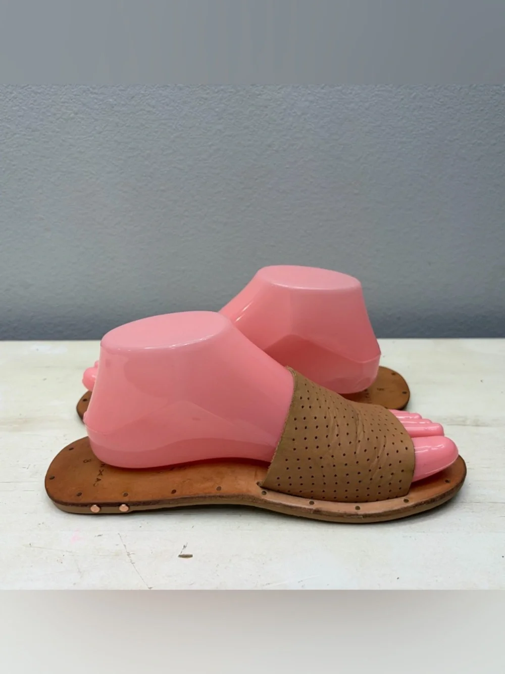 Beek + Vitamin Brown Leather Mockingbird Slide Sandals Size 8